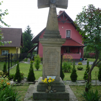 Kapliczka we wsi Gołuchowice, gmina Skawina, powiat krakowski.
