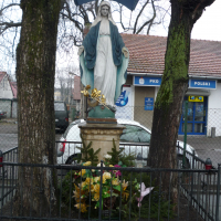 Kapliczka przy ul. Mazowieckiej w Krakowie.