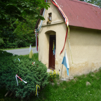 Kapliczka we wsi Rzozów, gmina Skawina, powiat krakowski