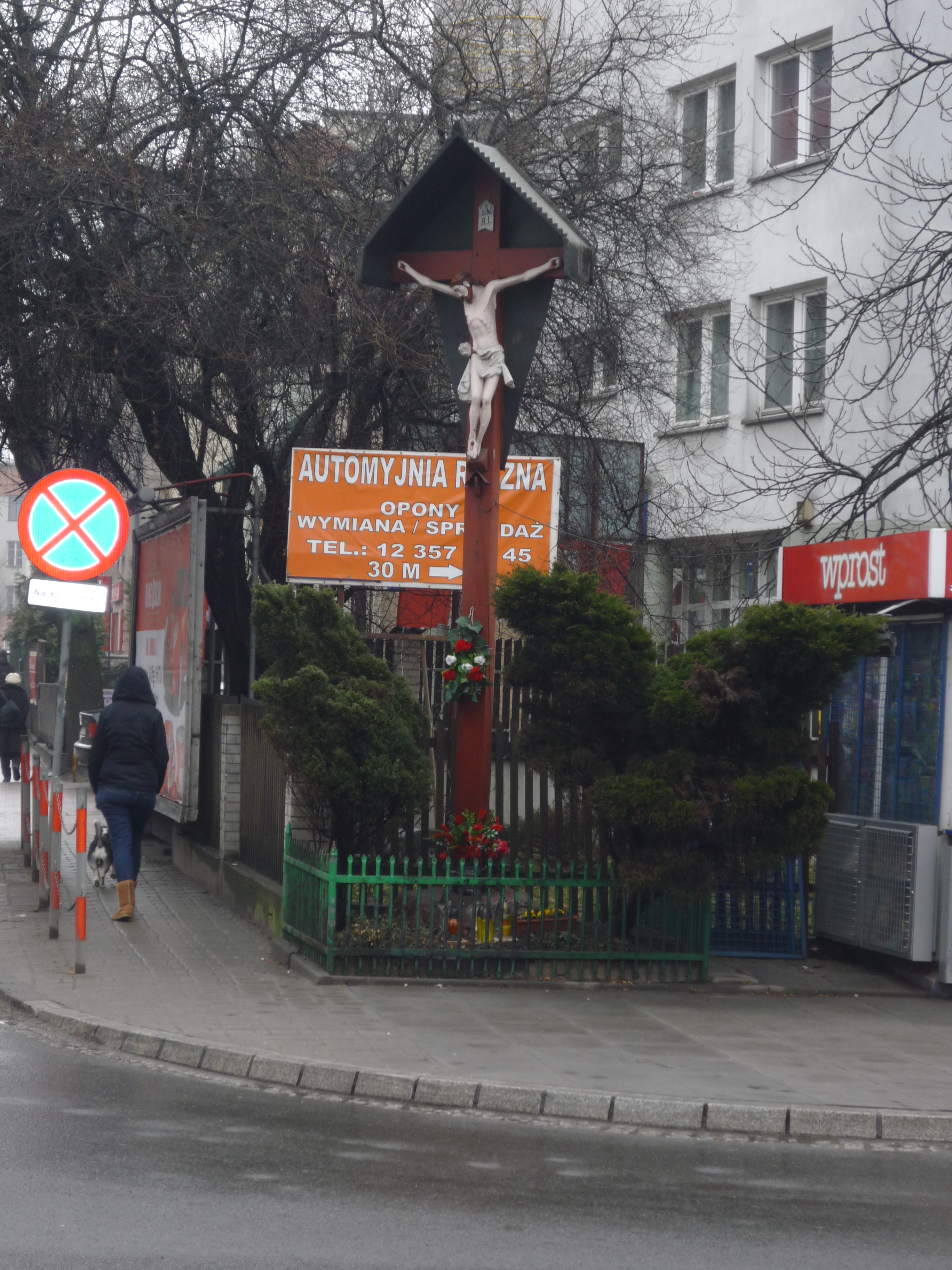 Kapliczka przy ul. Mazowieckiej w Krakowie.